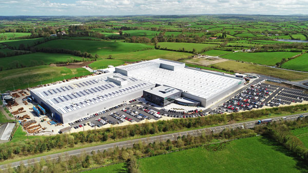 Combilift ouvre une nouvelle usine et double sa capacité de production